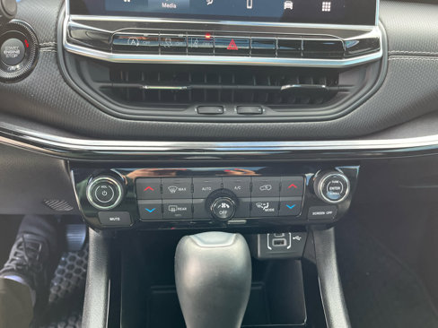Used 2022 Jeep Compass Altitude w/ Sun and Sound Group image 19