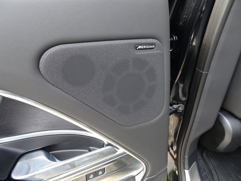 New 2025 Land Rover Range Rover SE image 25