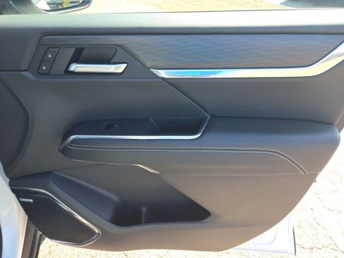 Used 2025 GMC Acadia Elevation image 45
