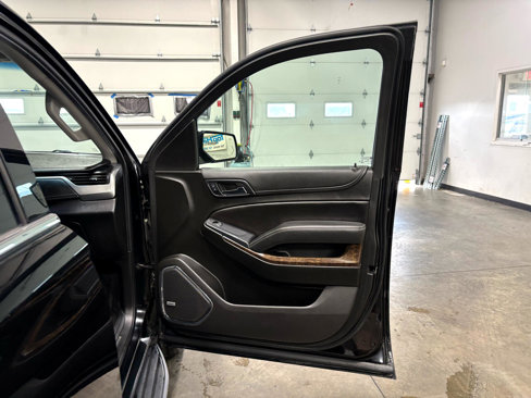 Used 2019 Chevrolet Tahoe LT w/ Luxury Package image 40