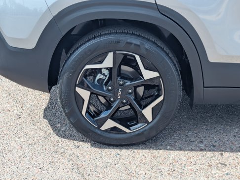 Certified 2025 Kia Seltos EX w/ EX Sunroof Package image 7