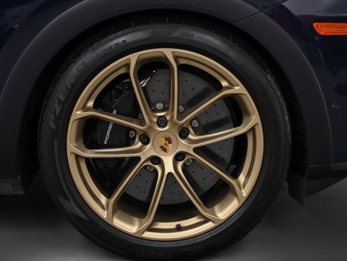 Certified 2025 Porsche Cayenne Turbo GT image 20