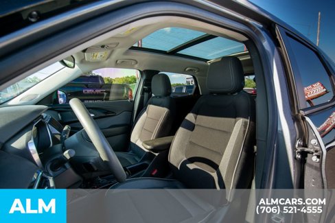 Used 2021 Chevrolet TrailBlazer LT w/ Sun and Liftgate Package image 9
