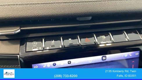 Used 2023 Jeep Grand Cherokee Limited w/ Black Appearance Package image 34