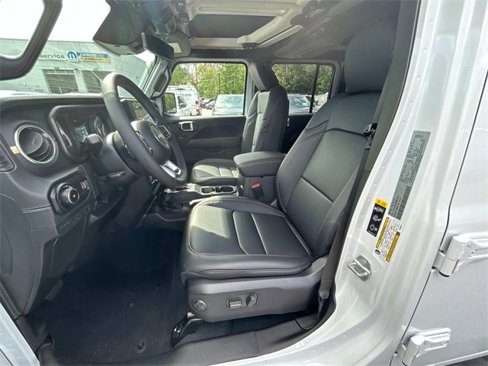 New 2025 Jeep Wrangler Sahara image 8