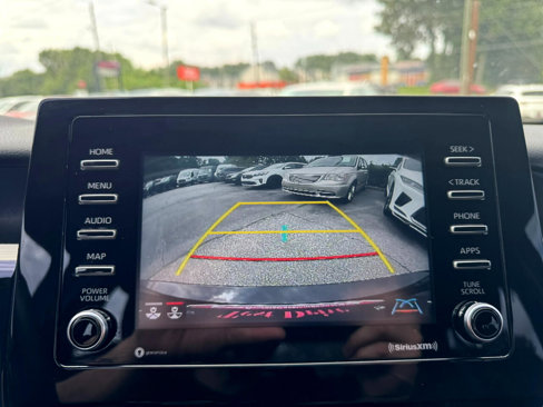 Used 2021 Toyota Camry SE image 18