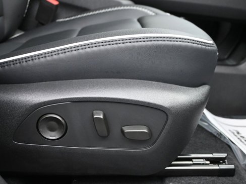 New 2026 GMC Acadia Denali image 9