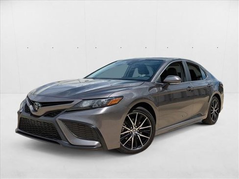 Certified 2024 Toyota Camry SE image 1