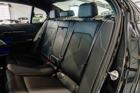 Used 2025 BMW M5 w/ Carbon Package image 17