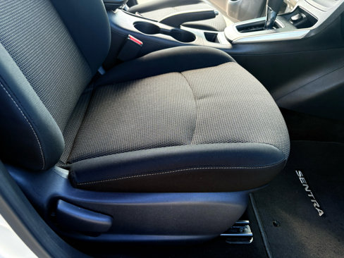 Used 2019 Nissan Sentra S image 12