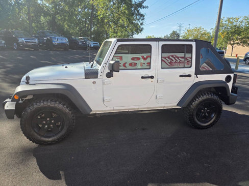 Used 2015 Jeep Wrangler Unlimited Sport image 4