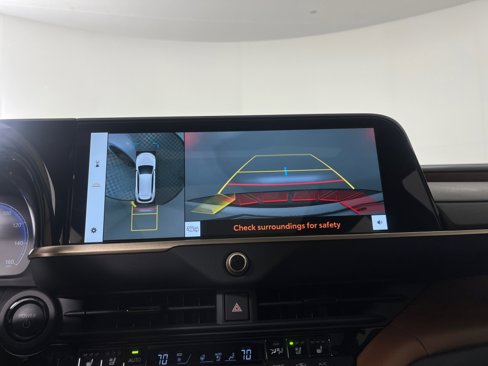 Certified 2025 Toyota Crown Signia image 20