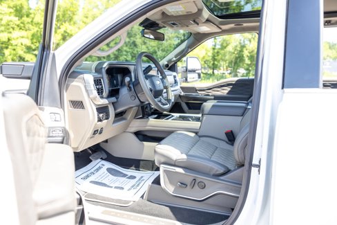 Used 2025 Ford F450 Platinum w/ Platinum Plus Package image 30