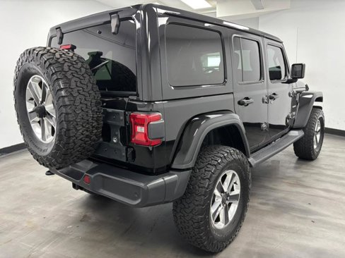 Used 2018 Jeep Wrangler Unlimited Sahara image 11