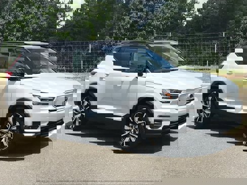 Used 2021 Volvo XC40 P8 Recharge w/ Advanced Package image 2