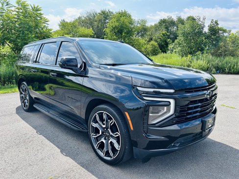 Used 2025 Chevrolet Suburban RST image 14
