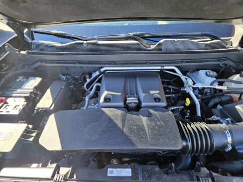Used 2023 GMC Canyon AT4 w/ Canyon Safety Plus Package image 22