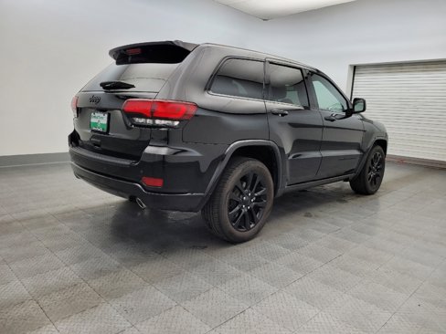 Used 2019 Jeep Grand Cherokee Altitude image 9