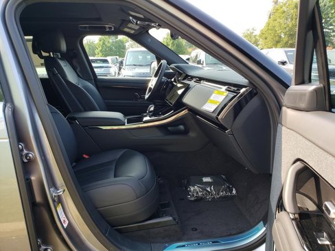 New 2025 Land Rover Range Rover Sport SE image 17