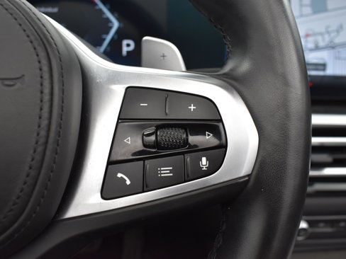 Used 2024 BMW M440i Convertible w/ Premium Package image 17