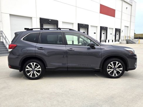 Used 2021 Subaru Forester Limited image 4
