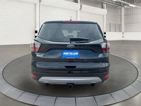 Used 2017 Ford Escape SE image 3