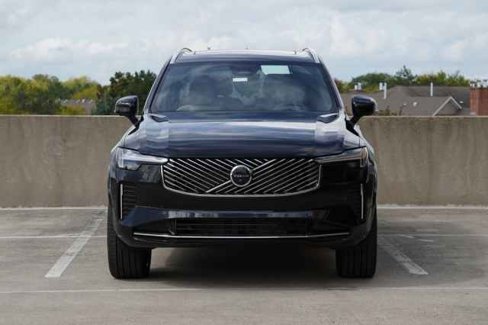 New 2026 Volvo XC90 B6 Ultra w/ Protection Package image 2