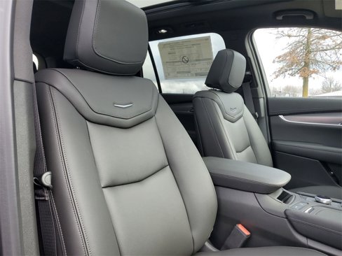 New 2025 Cadillac XT6 Luxury image 28