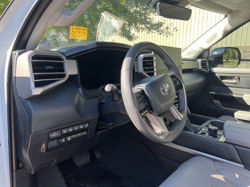 Used 2024 Toyota Tundra Limited image 12