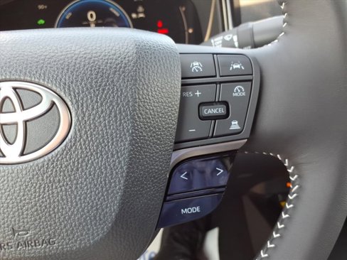 New 2025 Toyota Camry SE image 18