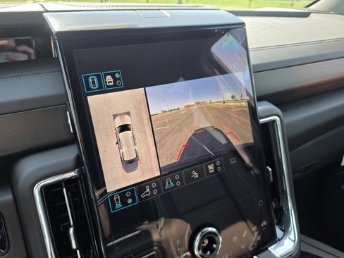 New 2025 GMC Yukon Denali w/ Denali Reserve Package image 16