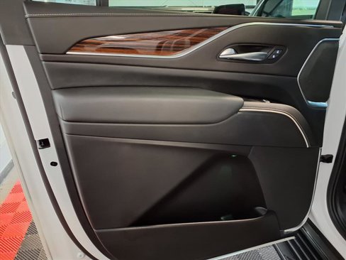 Used 2023 Cadillac Escalade ESV Premium Luxury image 18