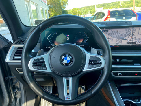 Used 2023 BMW X7 M60i w/ Executive Package image 25
