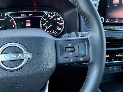 Certified 2025 Nissan Rogue SV image 23