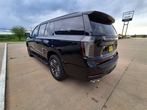 New 2025 Chevrolet Suburban Z71 w/ Z71 Off-Road Package image 6