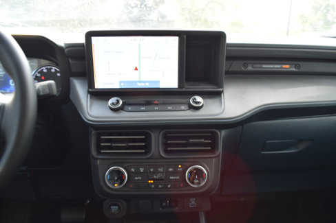Used 2024 Ford Maverick Lariat w/ Black Appearance Package image 27