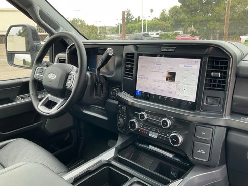 Used 2025 Ford F350 Lariat w/ Black Appearance Package image 82