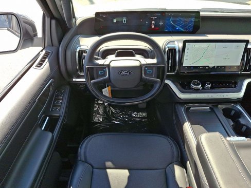 New 2025 Ford Expedition Platinum w/ Stealth Appearance Package image 6