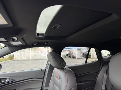 Used 2025 Chevrolet Trax RS w/ Sunroof Package image 14