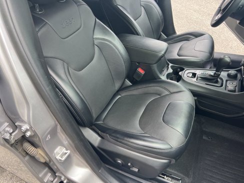 Certified 2022 Jeep Cherokee Limited image 32