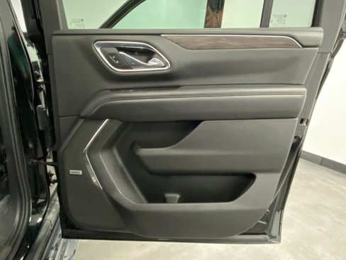 Used 2021 Chevrolet Suburban LT image 45