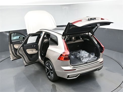 New 2026 Volvo XC60 B5 Plus w/ Protection Package Premier image 51