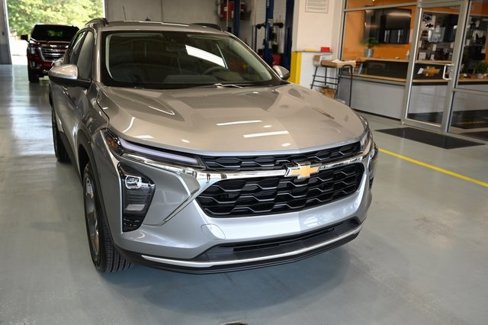 New 2025 Chevrolet Trax LT image 3