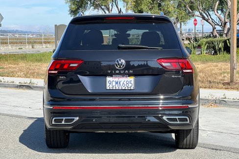 Certified 2022 Volkswagen Tiguan SEL R-Line image 5