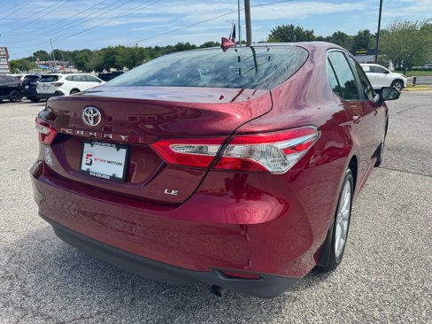 Used 2019 Toyota Camry LE image 3