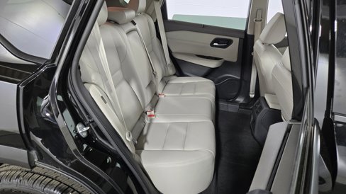 Used 2023 Nissan Rogue SL w/ SL Premium Package image 33