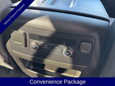 Used 2017 GMC Yukon SLE w/ SLE Value Package image 5