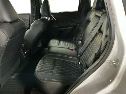 Used 2024 Mitsubishi Outlander SEL image 10
