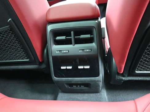 Certified 2025 Porsche Macan 4S Electric image 32