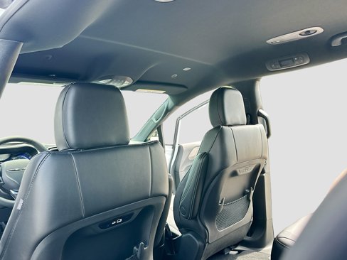 New 2026 Chrysler Pacifica Select image 6